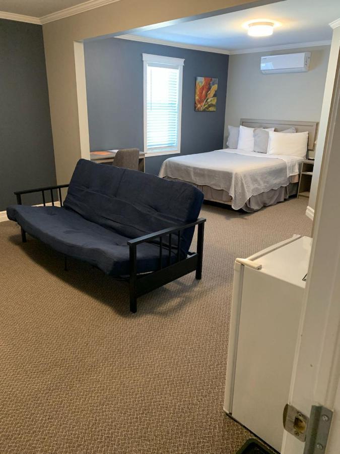 Stanley House Motel Кларенвил Екстериор снимка