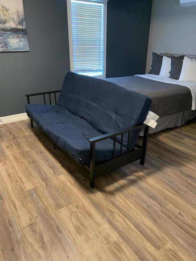Stanley House Motel Кларенвил Екстериор снимка