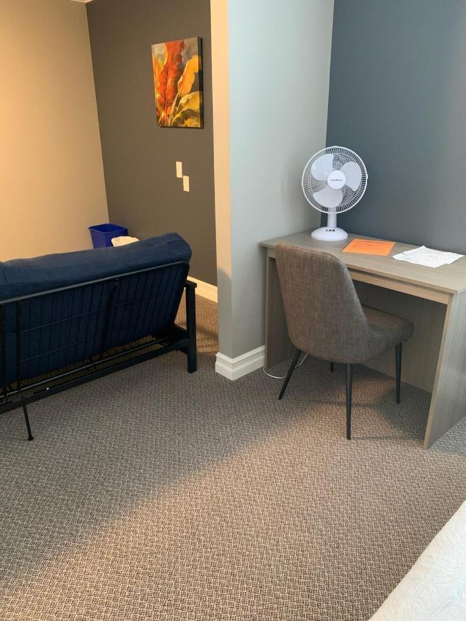 Stanley House Motel Кларенвил Екстериор снимка