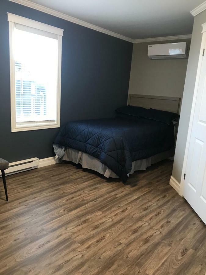 Stanley House Motel Кларенвил Екстериор снимка