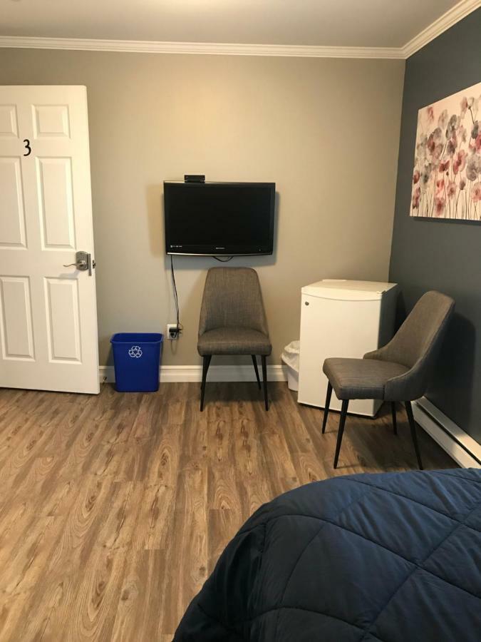 Stanley House Motel Кларенвил Екстериор снимка