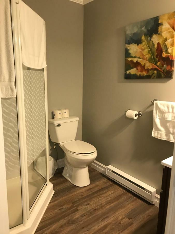 Stanley House Motel Кларенвил Екстериор снимка