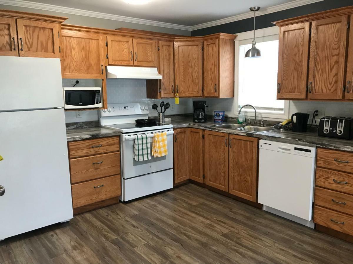 Stanley House Motel Кларенвил Екстериор снимка