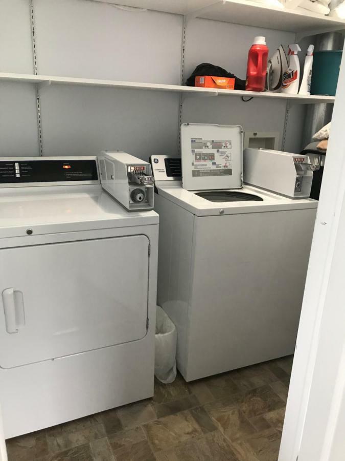 Stanley House Motel Кларенвил Екстериор снимка