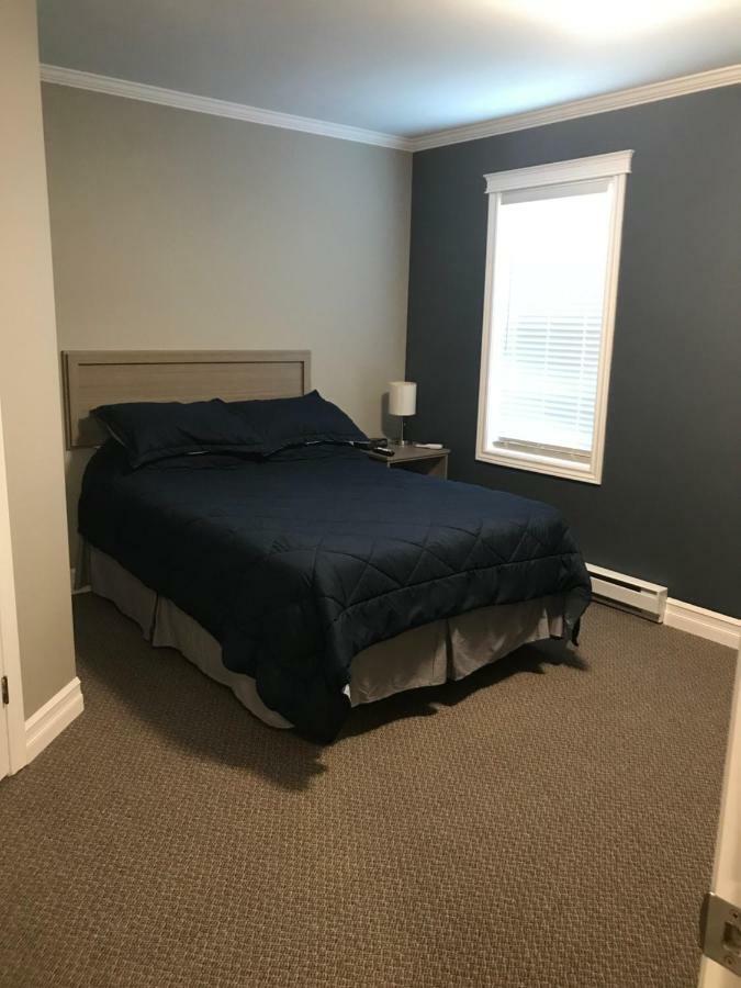 Stanley House Motel Кларенвил Екстериор снимка
