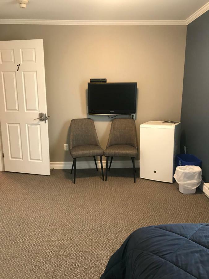 Stanley House Motel Кларенвил Екстериор снимка