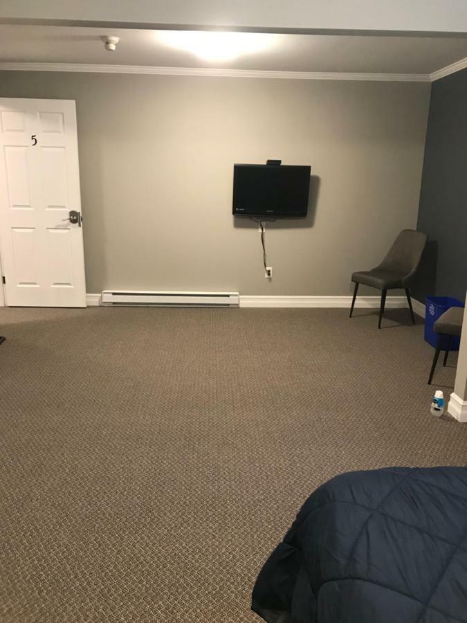 Stanley House Motel Кларенвил Екстериор снимка