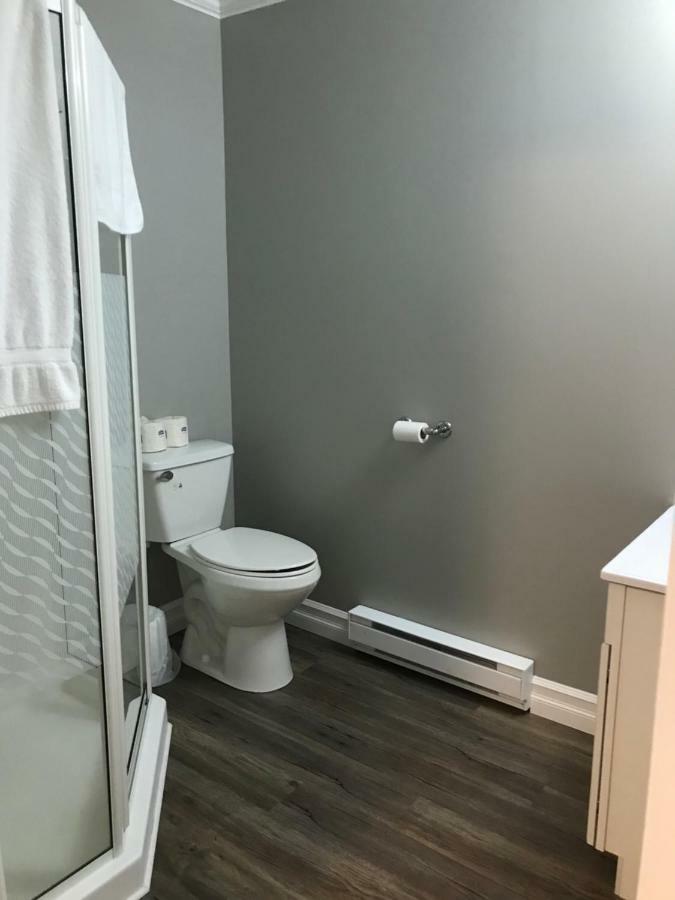 Stanley House Motel Кларенвил Екстериор снимка