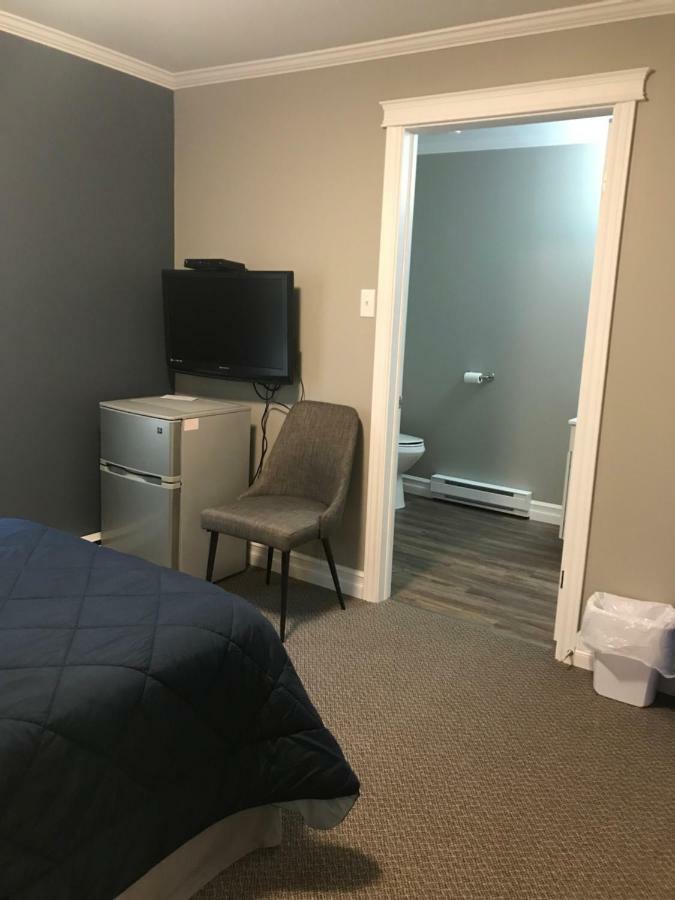 Stanley House Motel Кларенвил Екстериор снимка